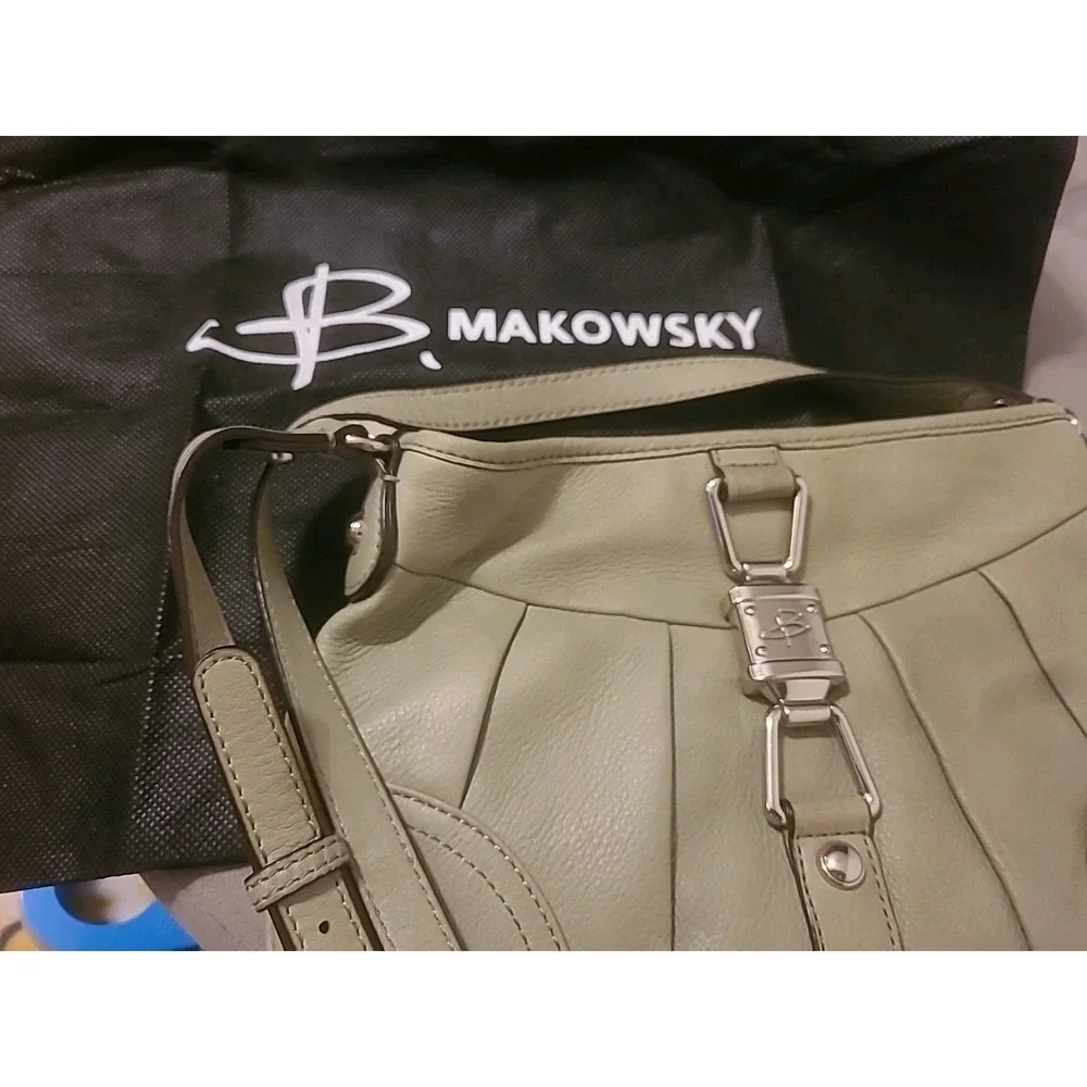 B. Makowsky Sage Green Pebbled Leather Cross-body Shoulder‎ Bag Purse EUC